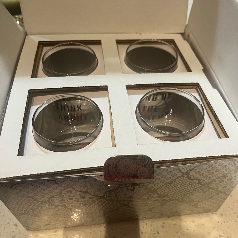 Brand New Taylor Swift Red (TV) Wine Glasses Set of 4 - Picture 8 of 9